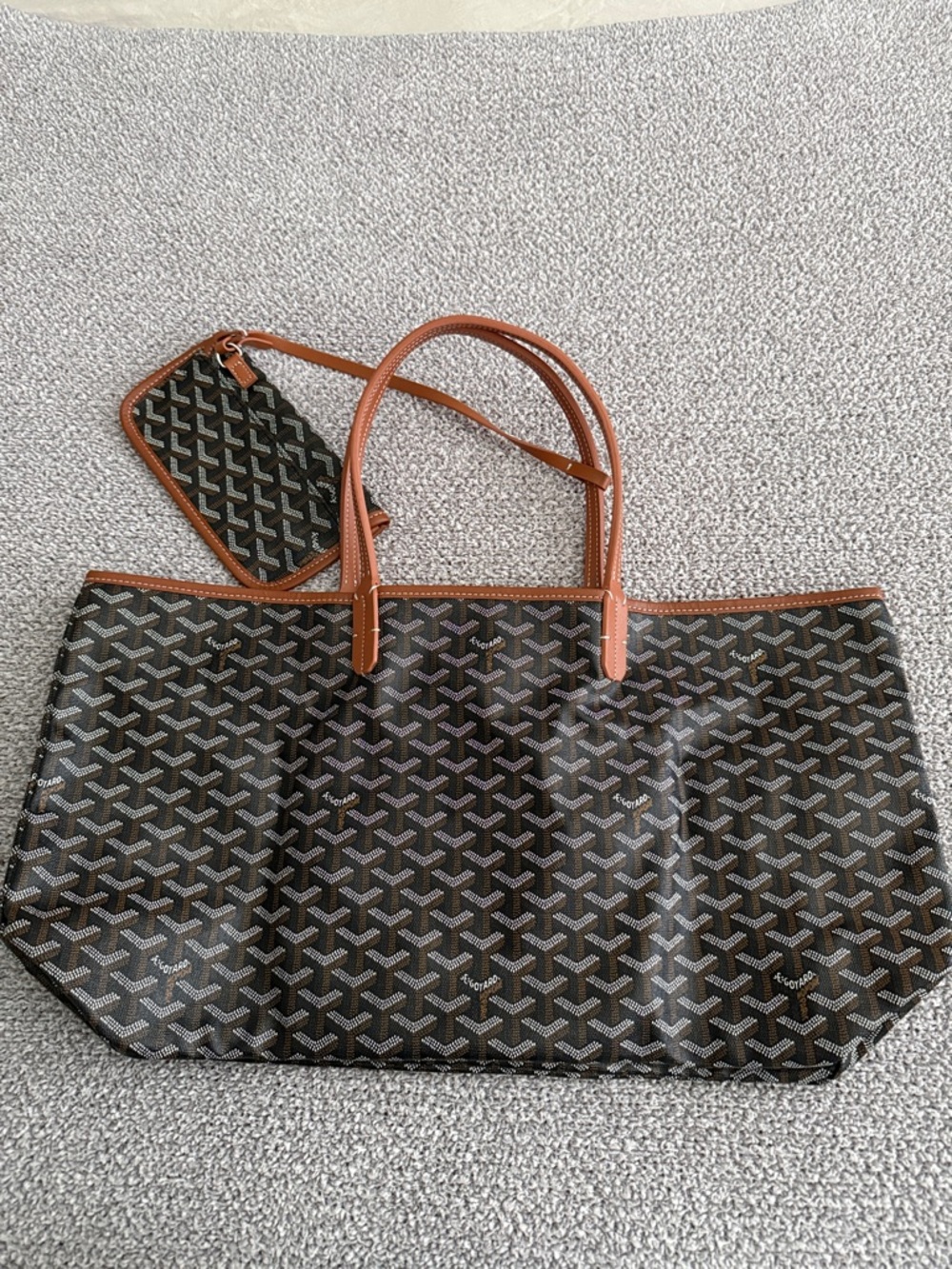 Imitation Designer Tote - Picture 2 of 9